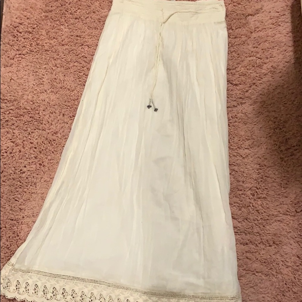 AMERICAN EAGLE LONG SKIRT - SMALL